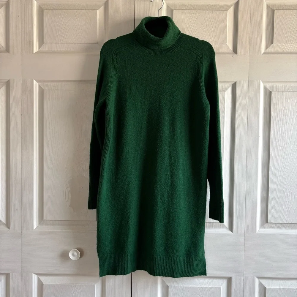 j crew green sweater dress J. Turtleneck S Green‎ Merino Wool Alpaca Fisherman Academia Crochet midi